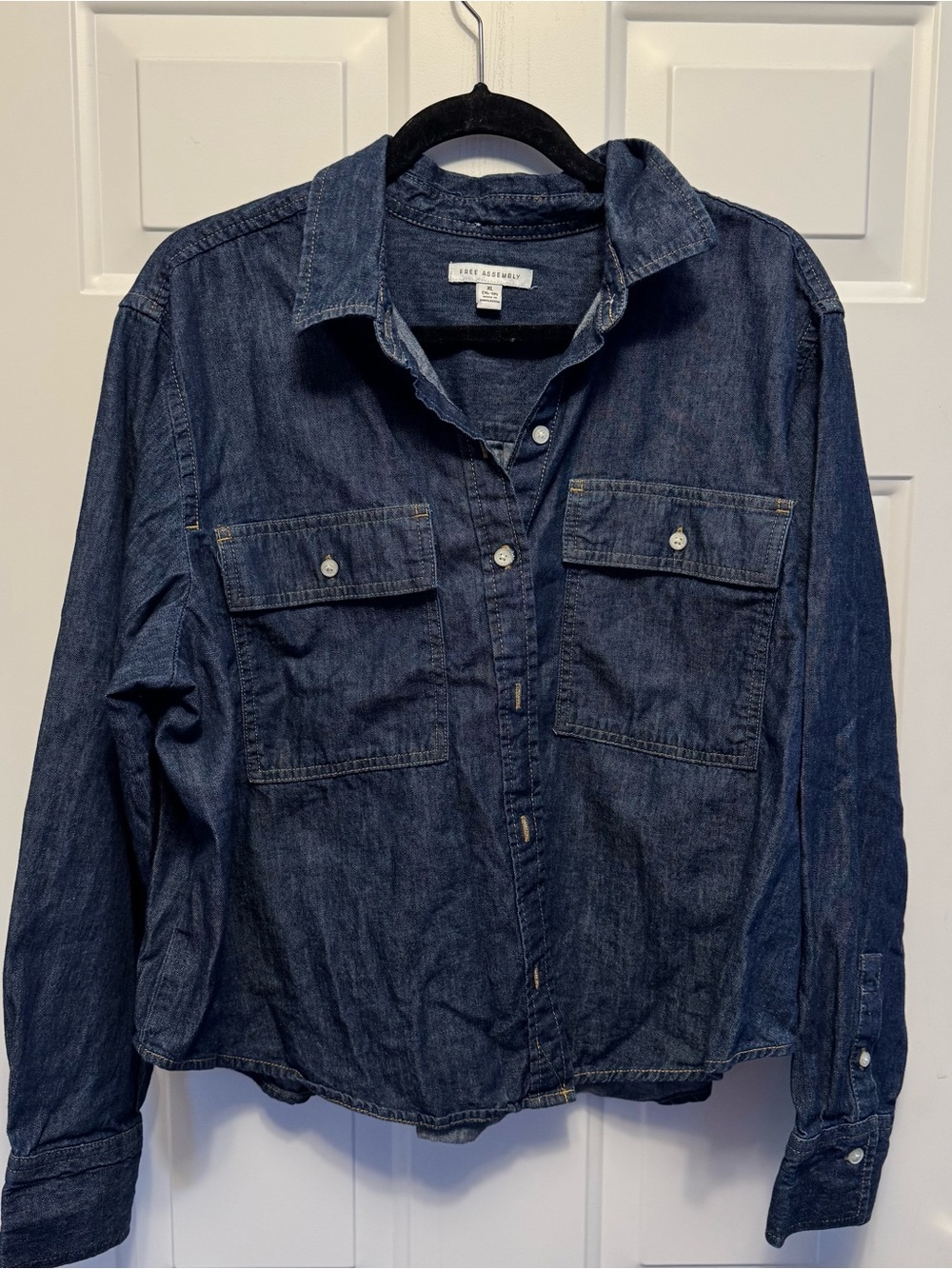 Free Assembly Women’s Denim Shirt Long Sleeves Size XL 16-18 Button Up